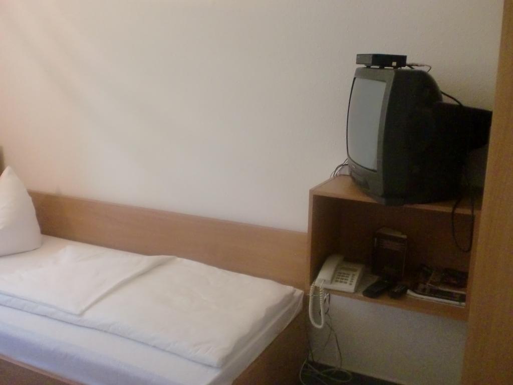 Hotel & Restaurant "Zum Firstenstein" Konigshain Kamer foto