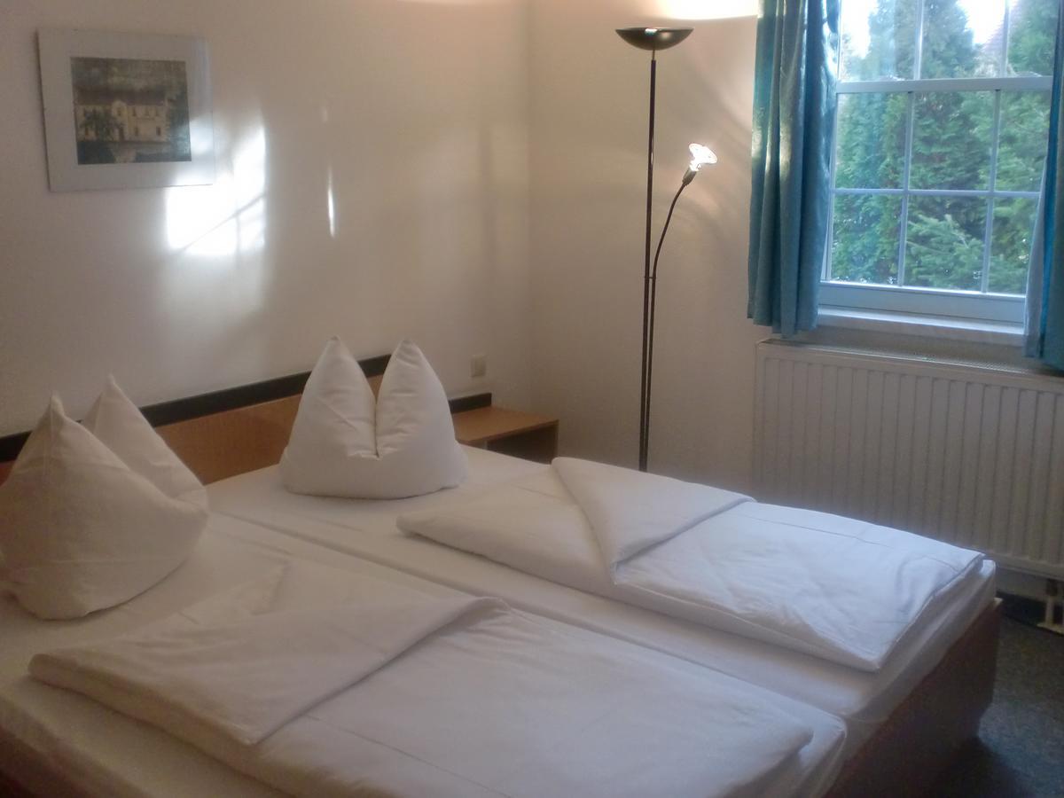 Hotel & Restaurant "Zum Firstenstein" Konigshain Buitenkant foto
